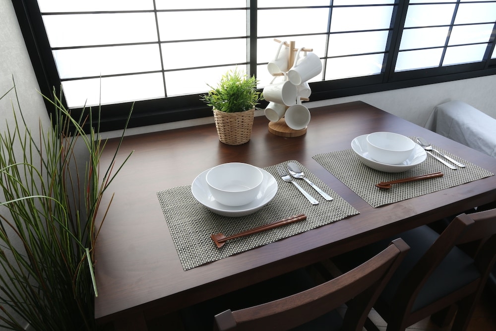 객실 내 식사 공간