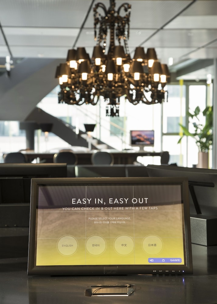 체크인/체크아웃 키오스크