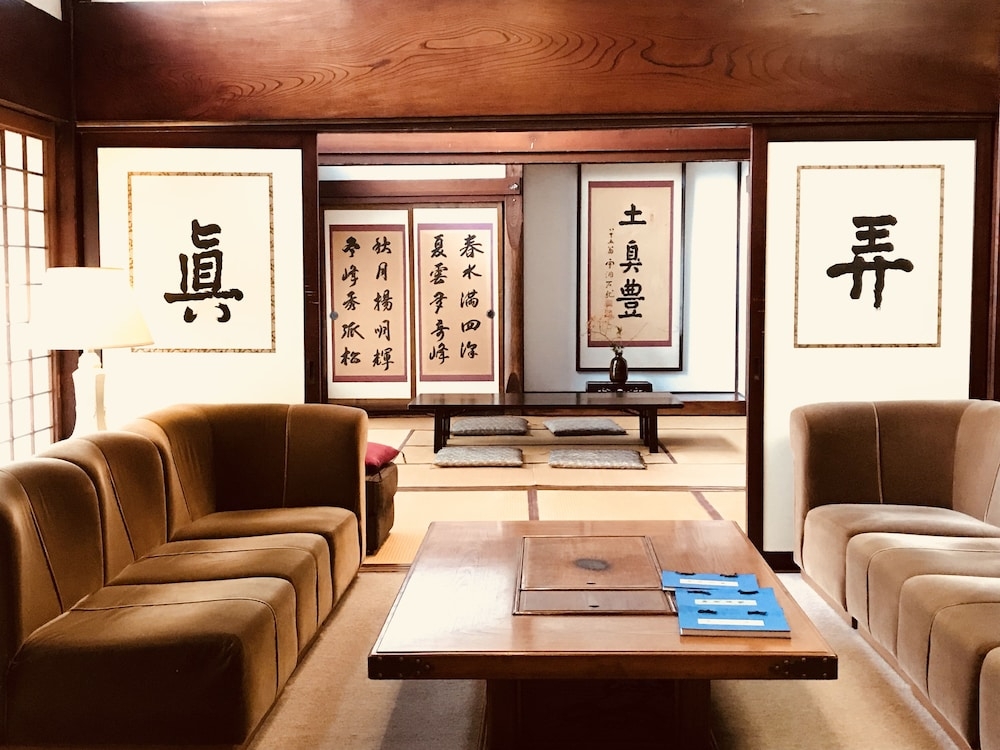 로비 좌석 공간