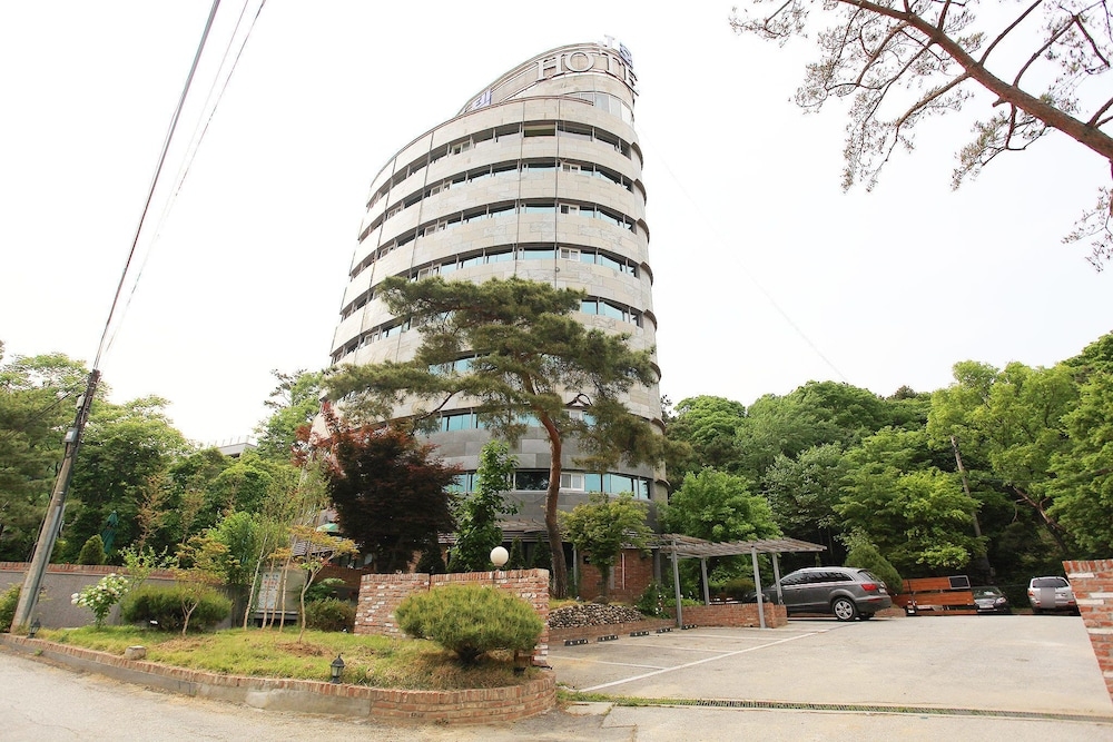 숙박 시설 정면