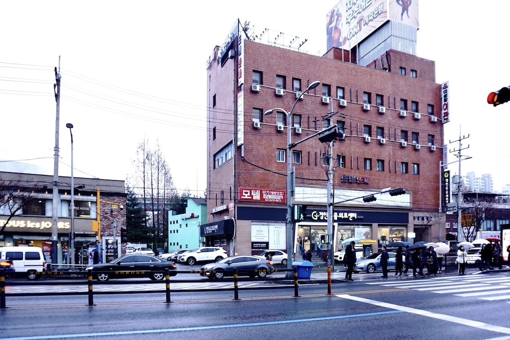 숙박 시설 정면