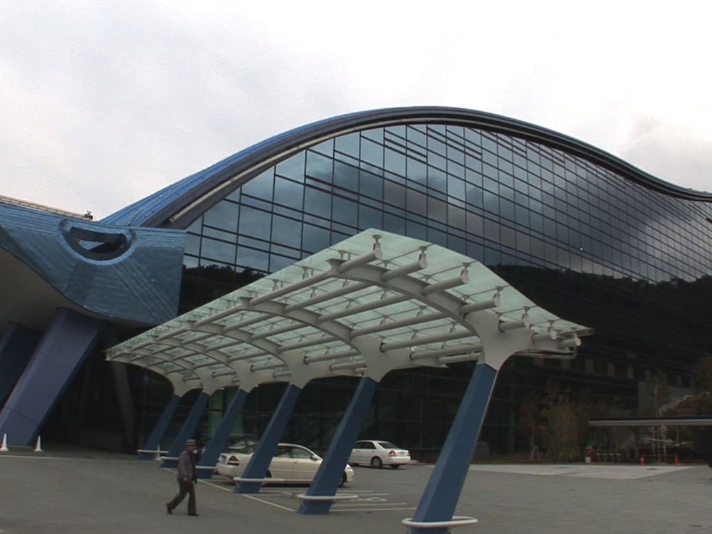 숙박 시설에서 보는 시내 전망