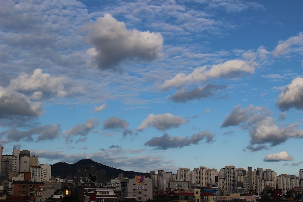 숙박 시설에서 보는 시내 전망