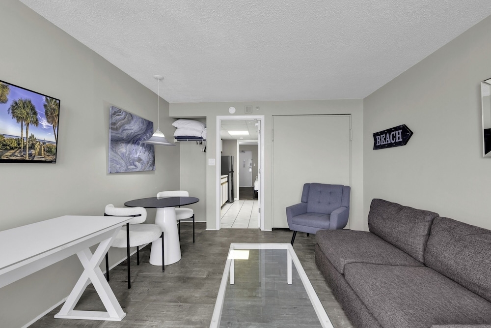 객실 내 식사 공간