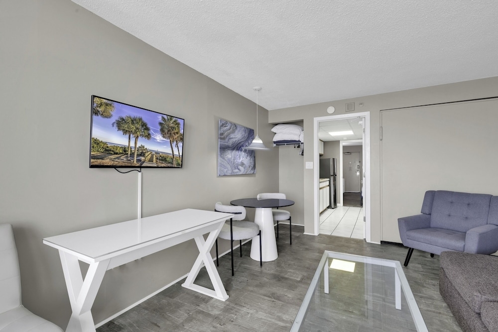 객실 내 식사 공간