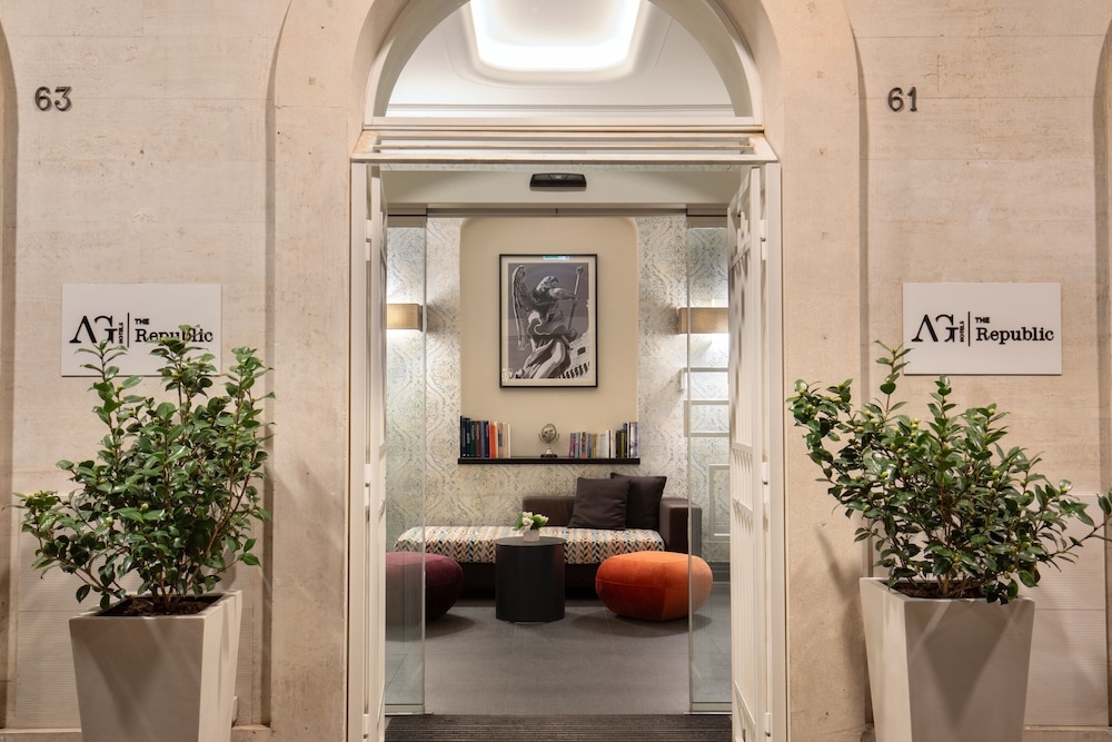 숙박 시설 정면