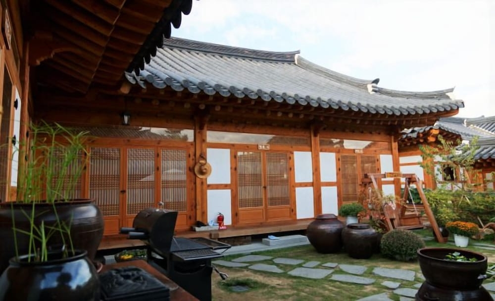 숙박 시설 정면