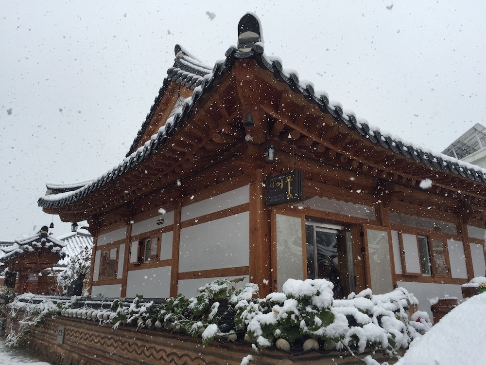 숙박 시설 정면