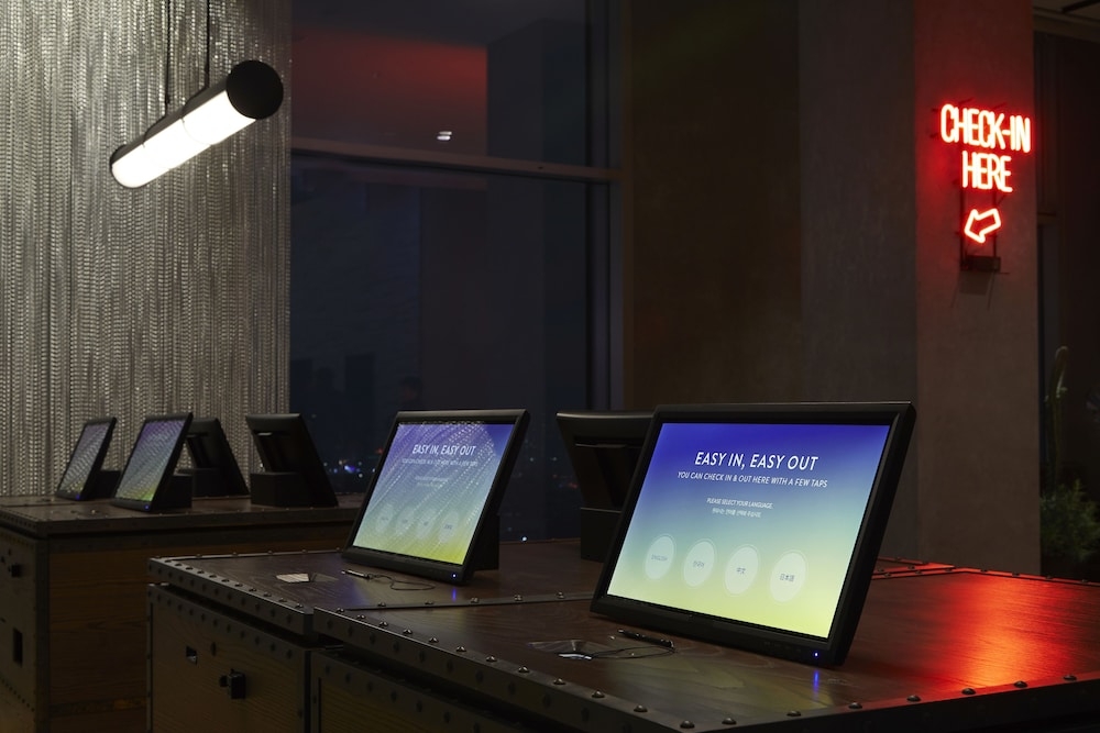 체크인/체크아웃 키오스크