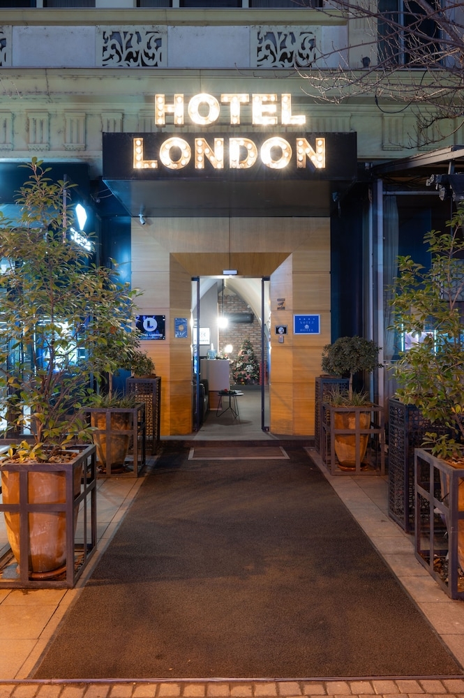 숙박 시설 정면