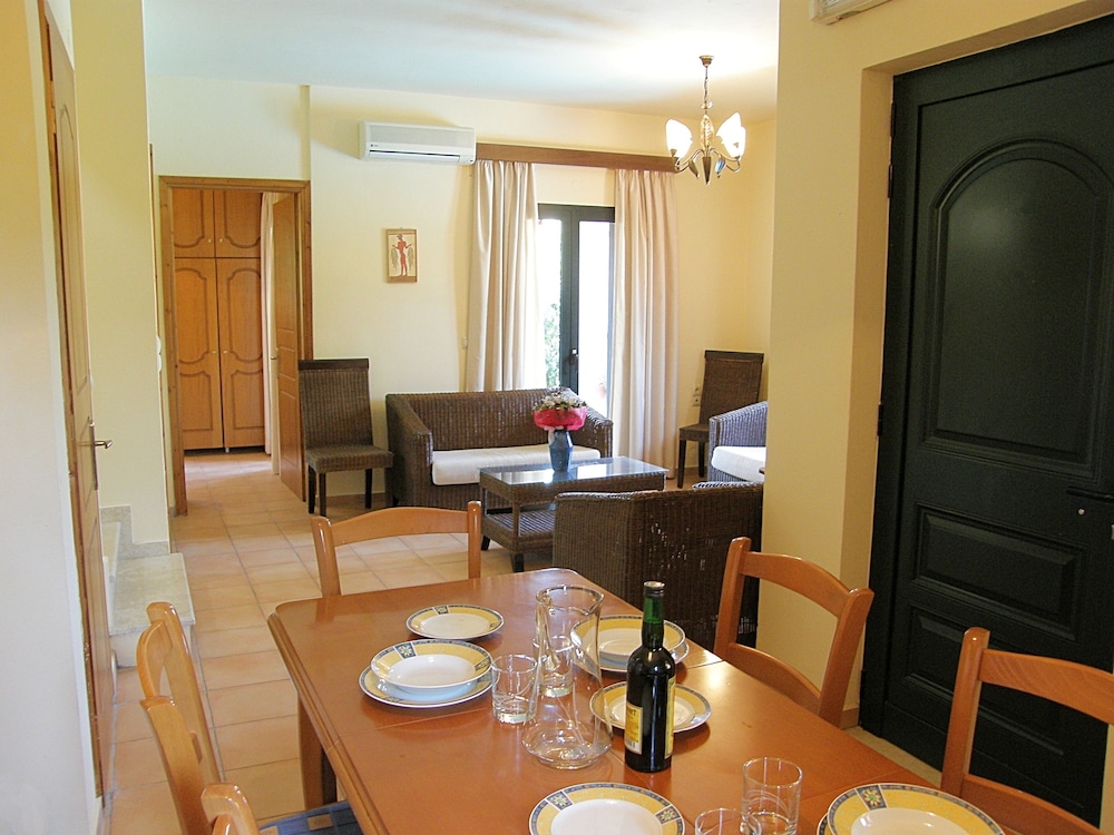 객실 내 식사 공간