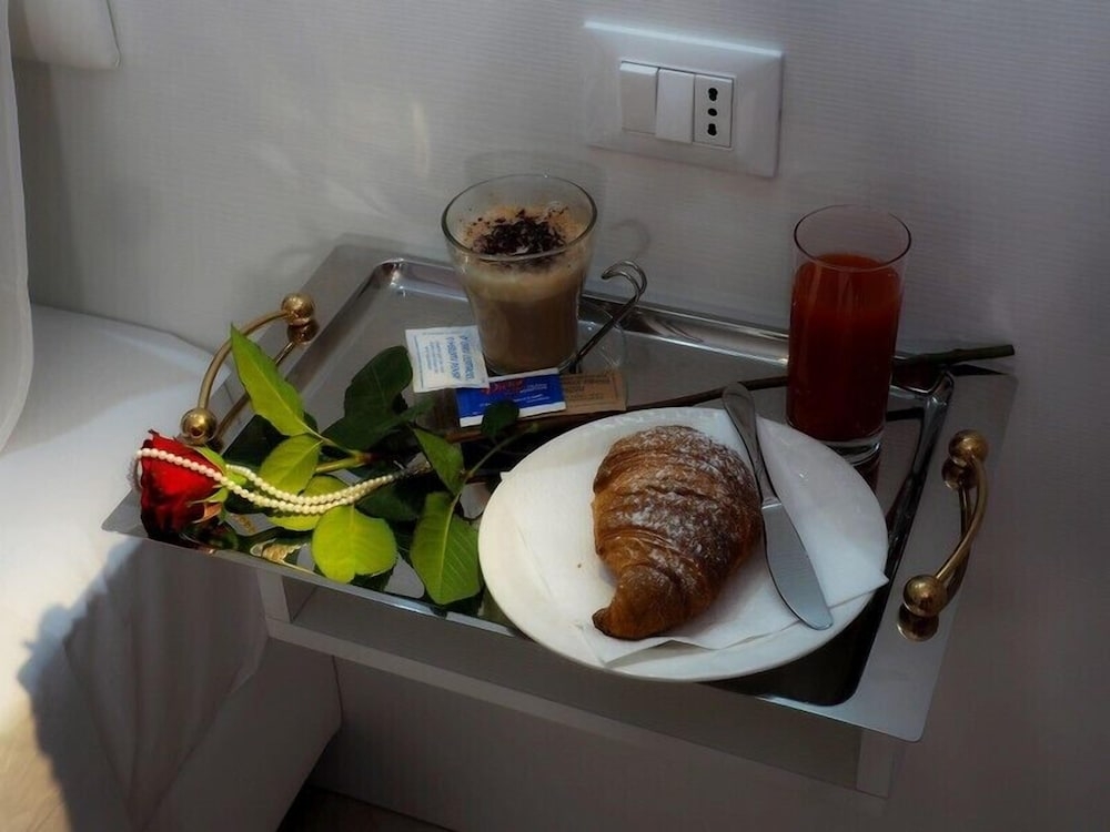 객실 내 식사 공간