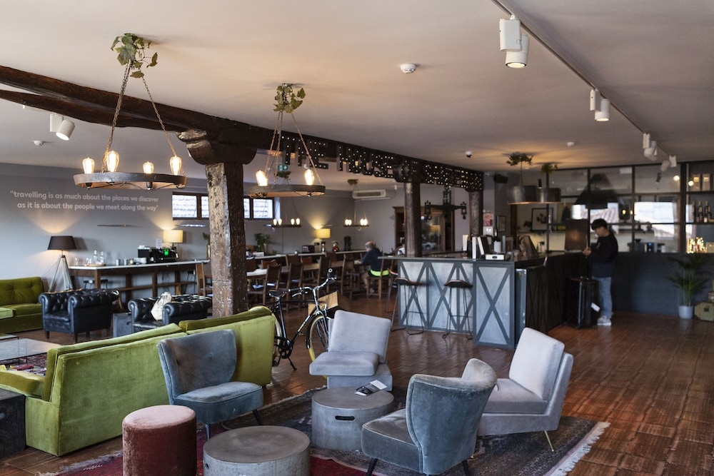 로비 좌석 공간