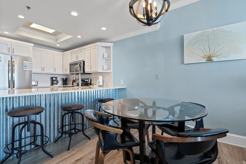 객실 내 식사 공간