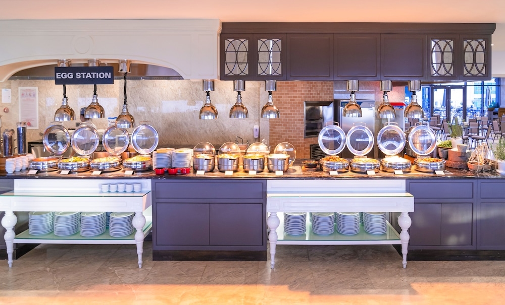 뷔페 아침 식사