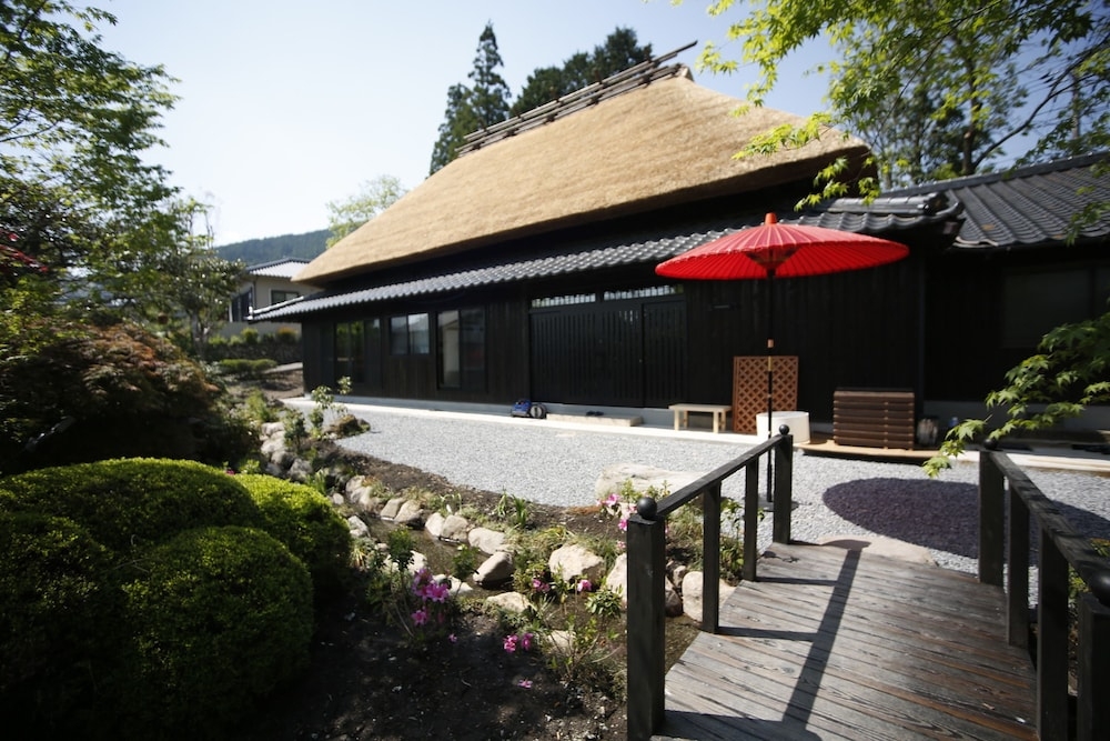 숙박 시설 정면