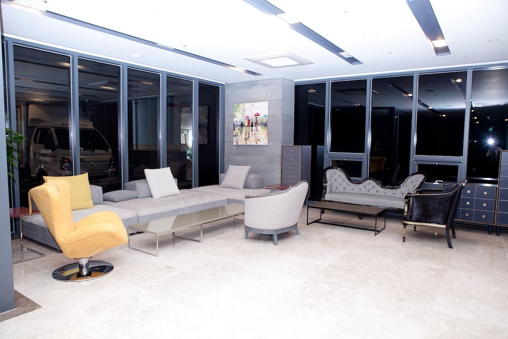 로비 좌석 공간