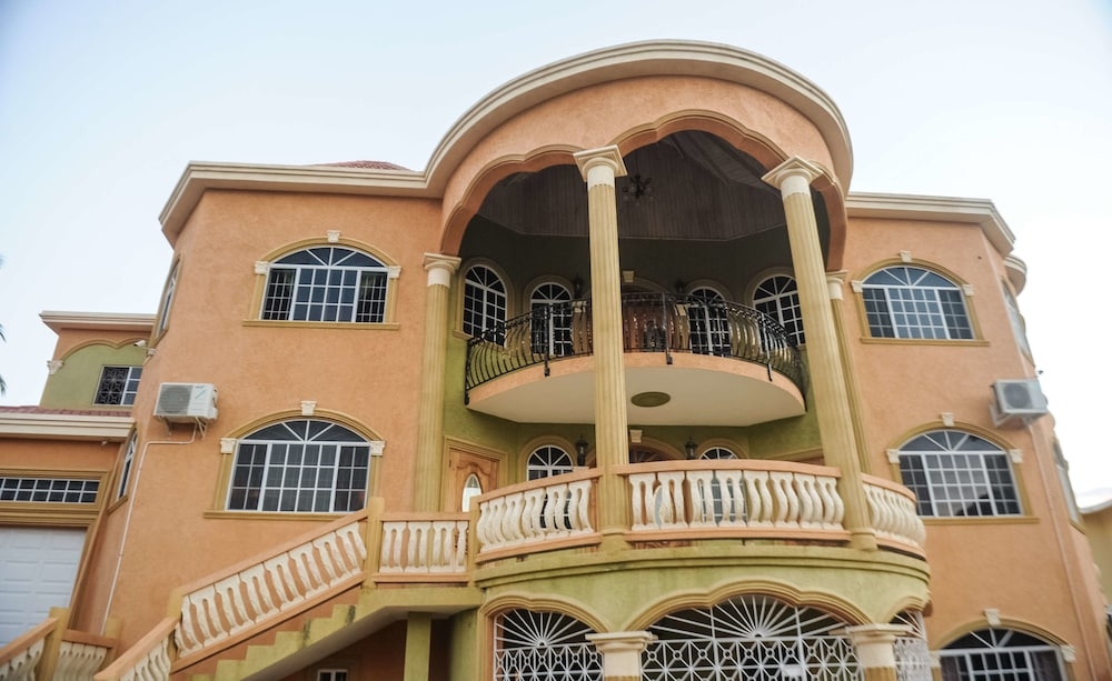 숙박 시설 정면