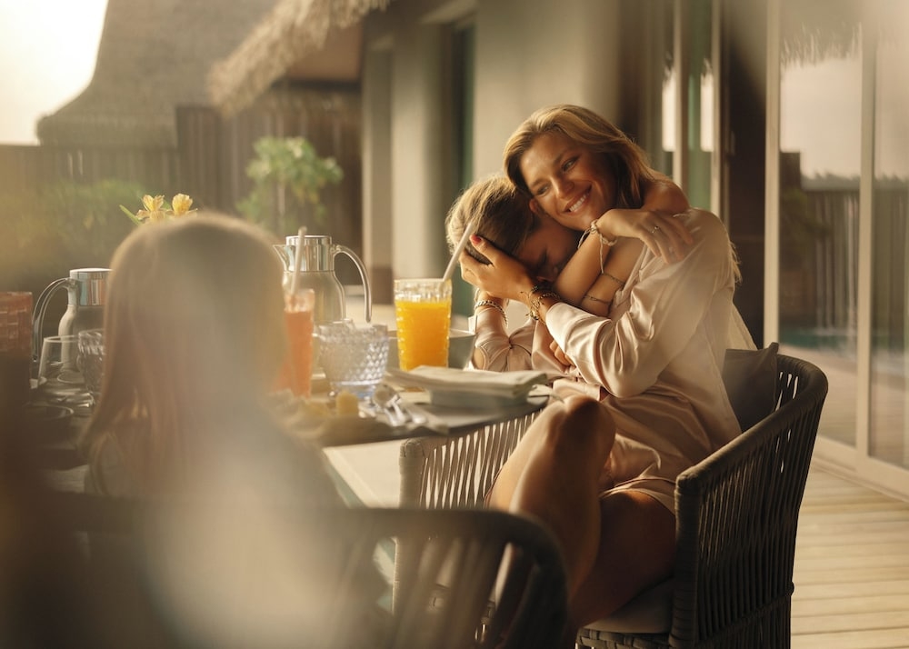 객실 내 식사 공간