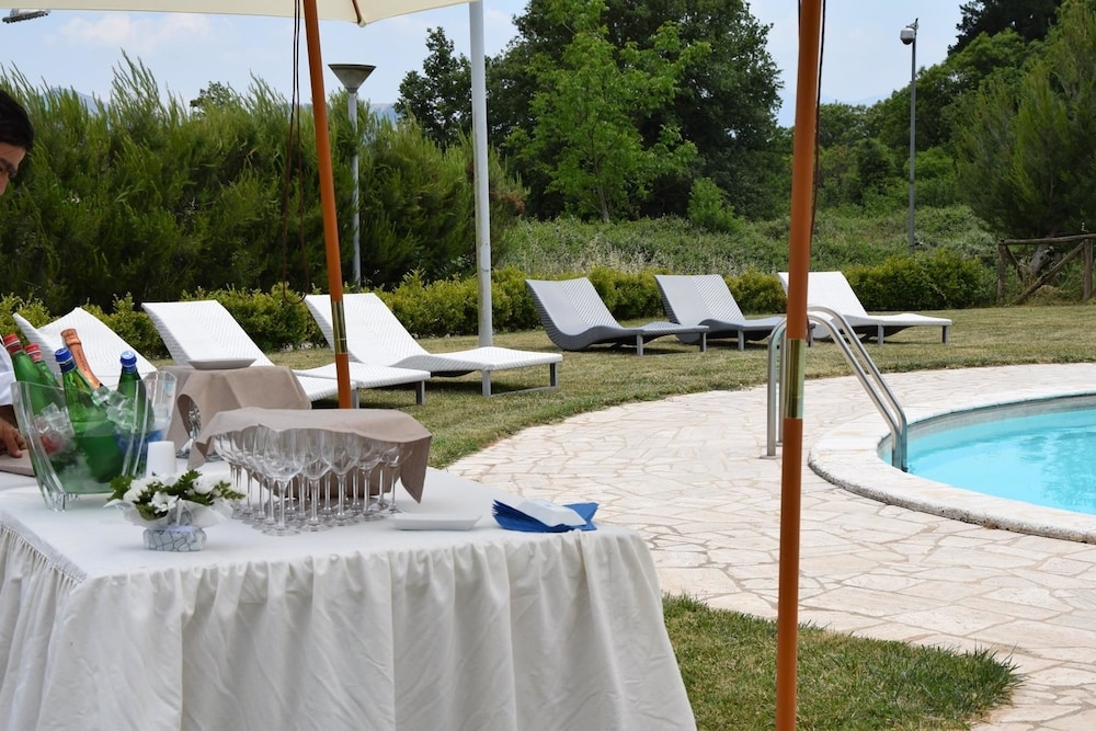 야외 연회 공간