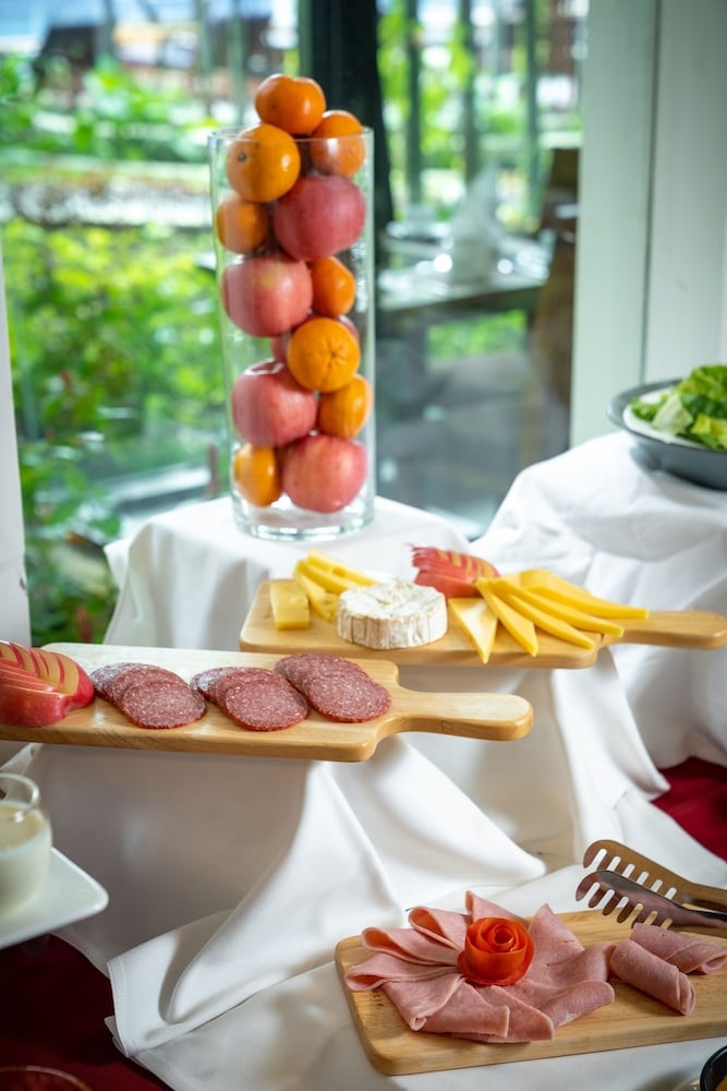 뷔페 아침 식사