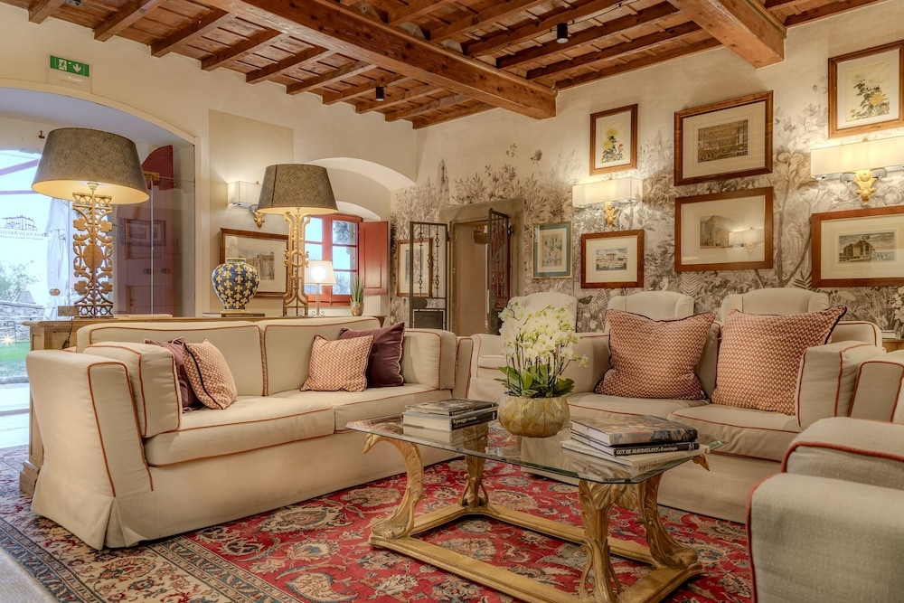 로비 좌석 공간