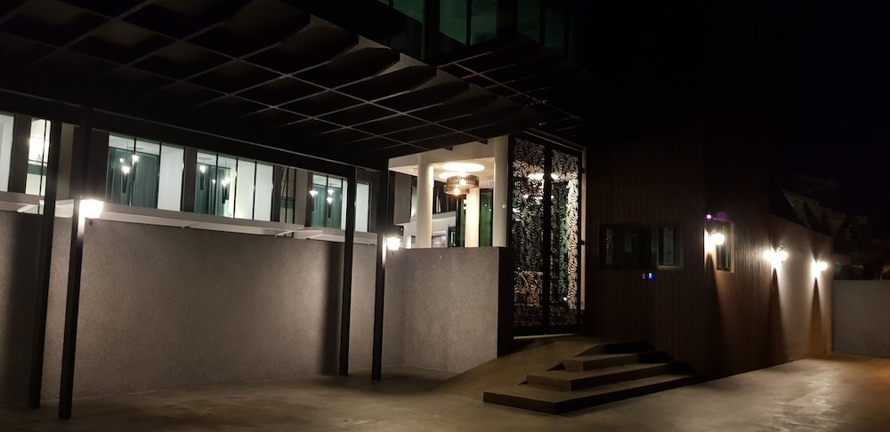 숙박 시설 입구