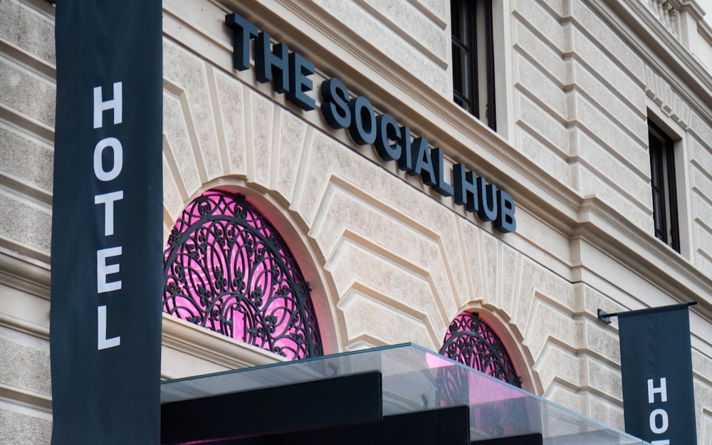 숙박 시설 입구