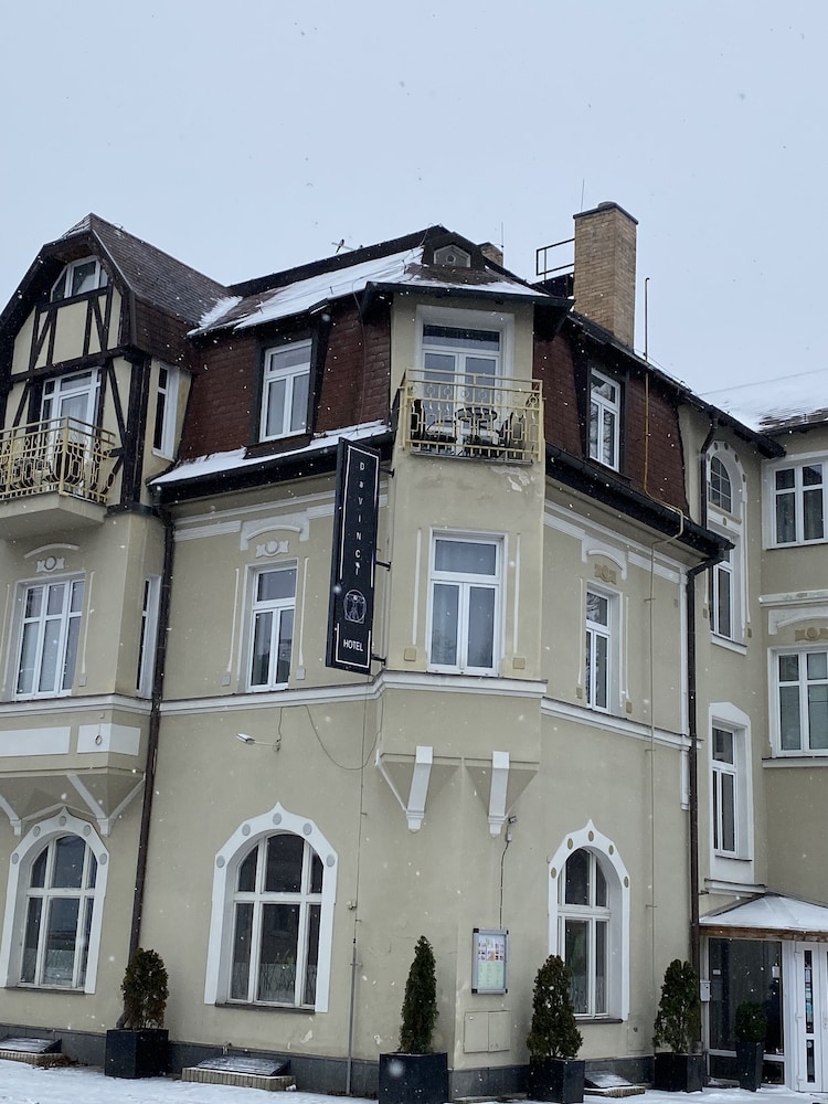 숙박 시설 입구