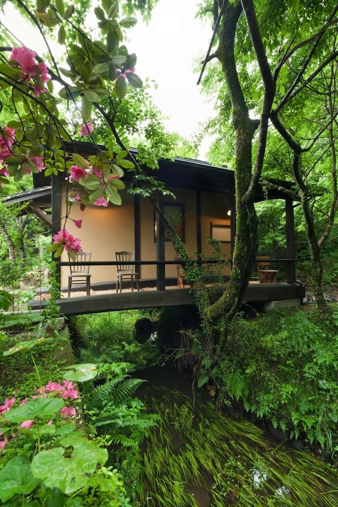 숙박 시설 구내