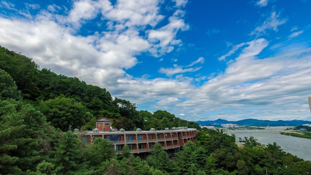 숙박 시설 구내