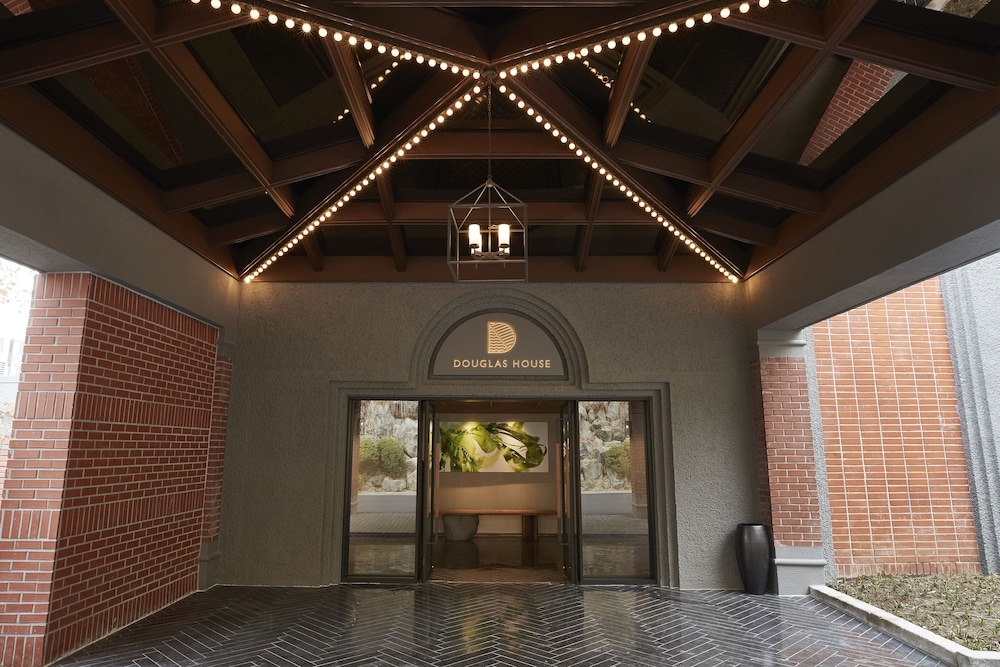 숙박 시설 입구