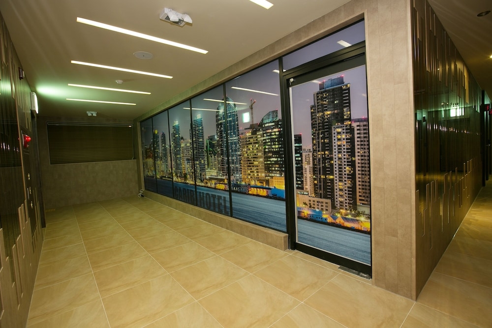 숙박 시설 입구