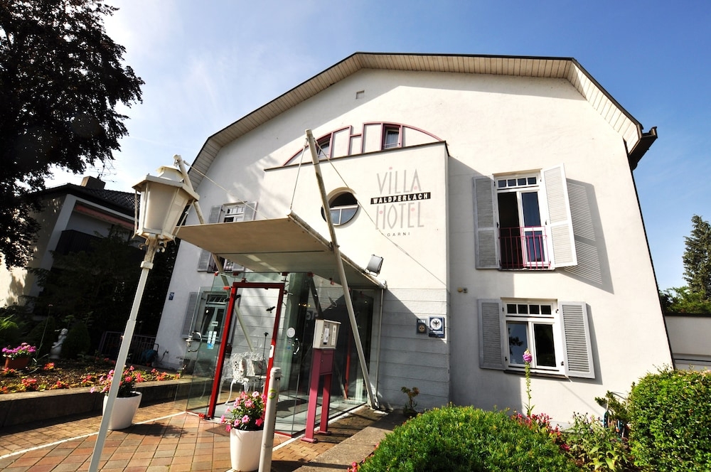 숙박 시설 정면