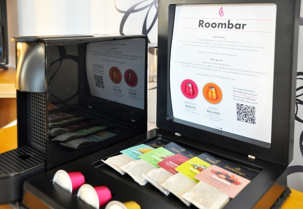 객실 내 식사 공간