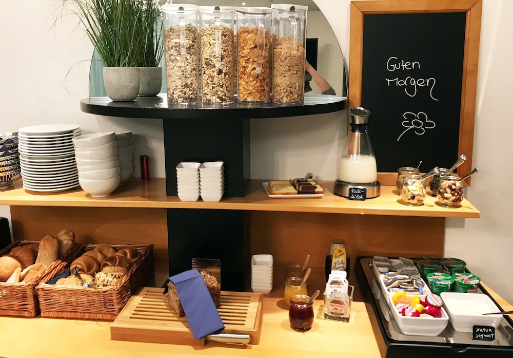 뷔페 아침 식사