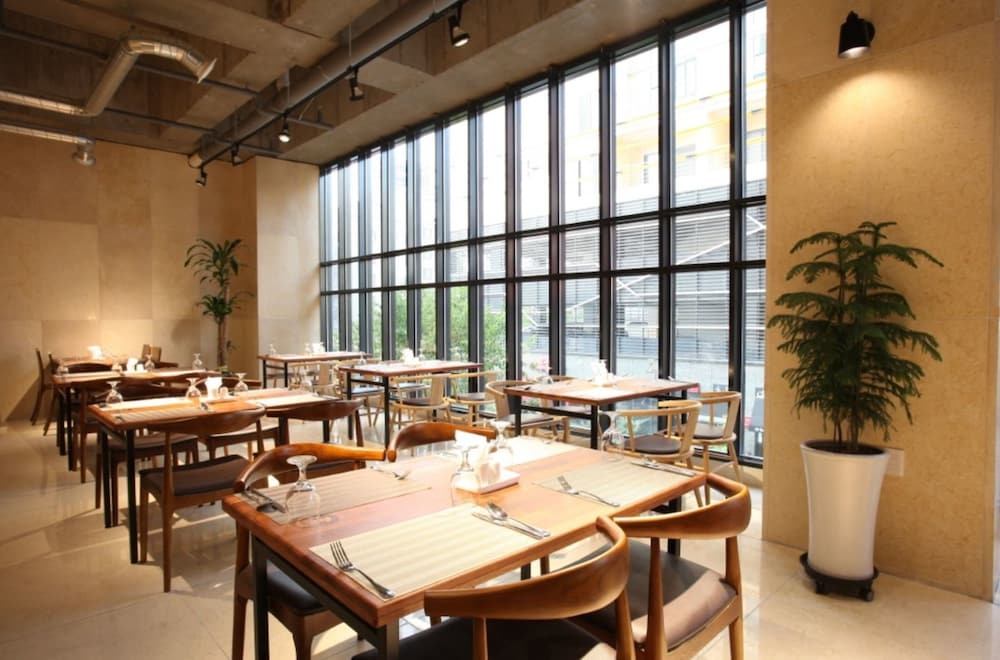 뷔페 아침 식사