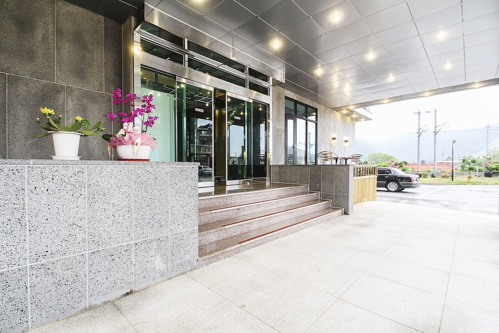 숙박 시설 입구