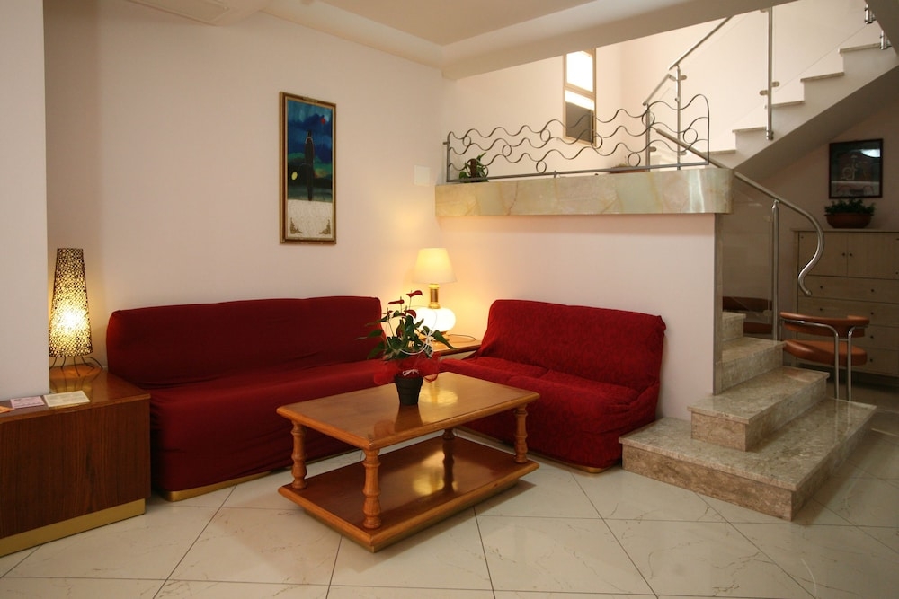 로비 좌석 공간