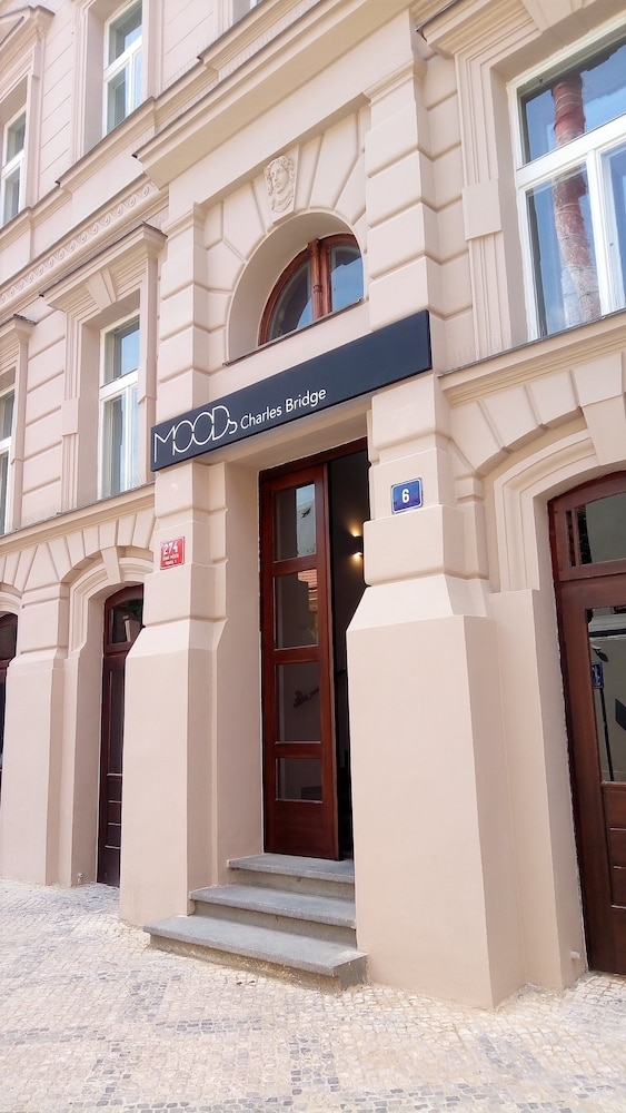 숙박 시설 입구