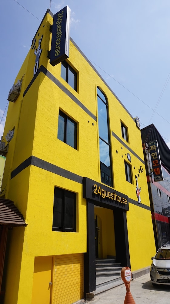 숙박 시설 정면