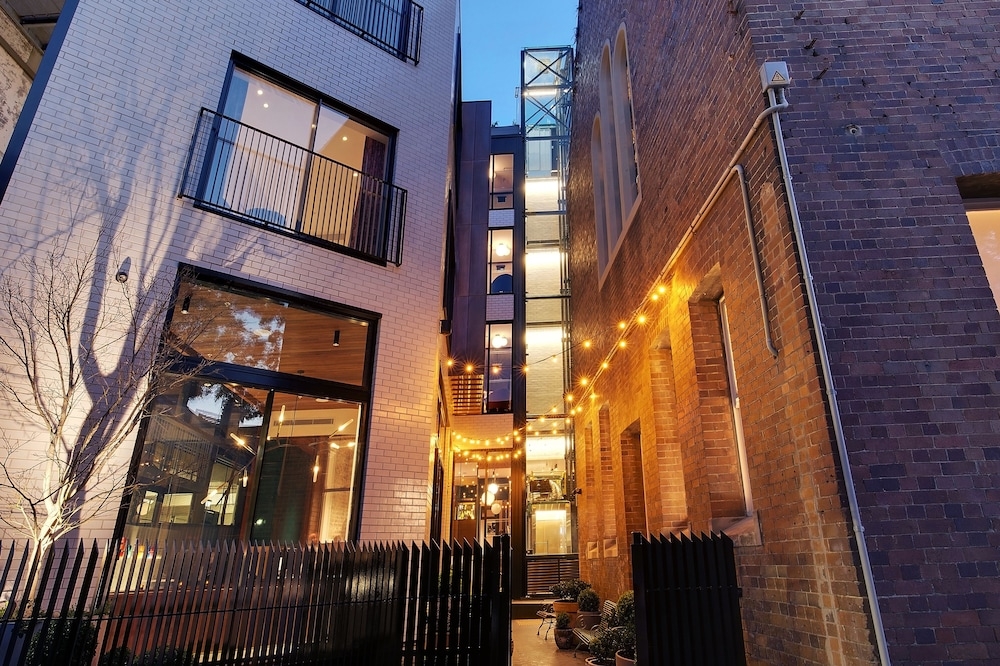 숙박 시설 입구