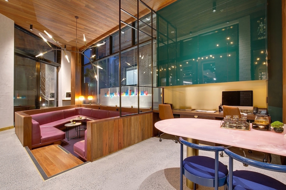 체크인/체크아웃 키오스크