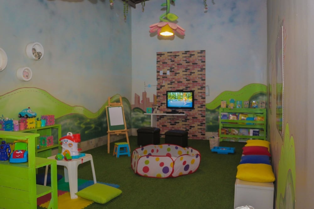 어린이 놀이 공간 - 실내
