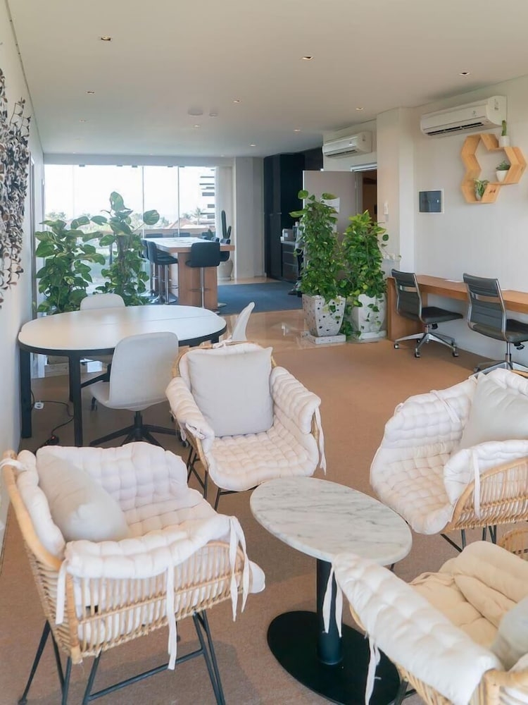 객실 내 비즈니스 센터