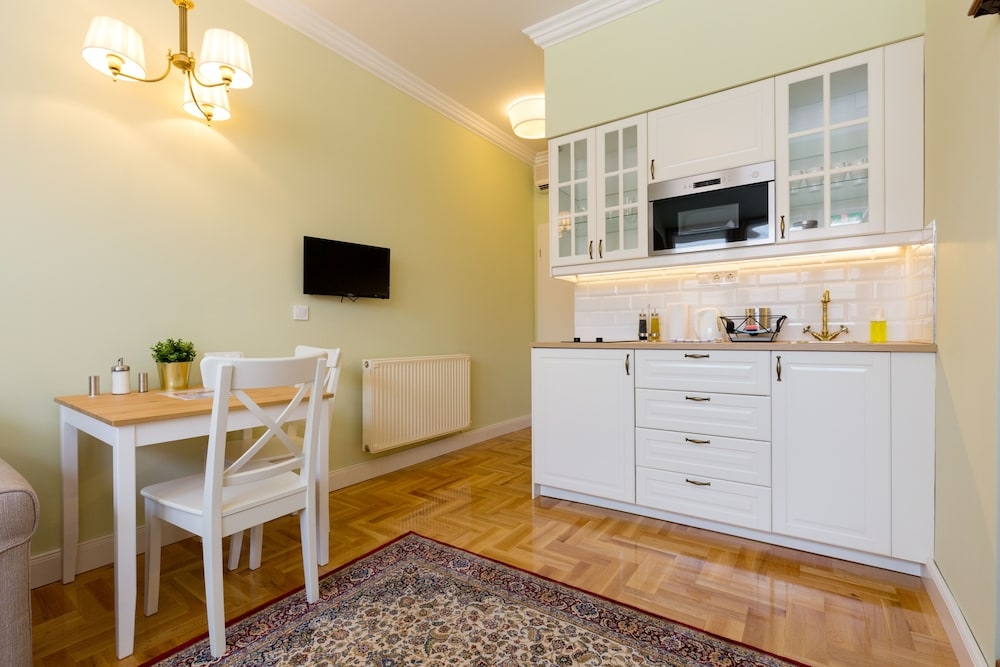 객실 내 식사 공간