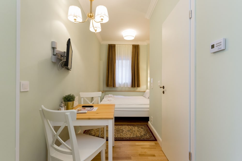 객실 내 식사 공간