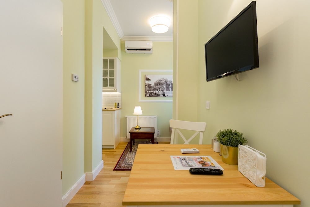 객실 내 식사 공간