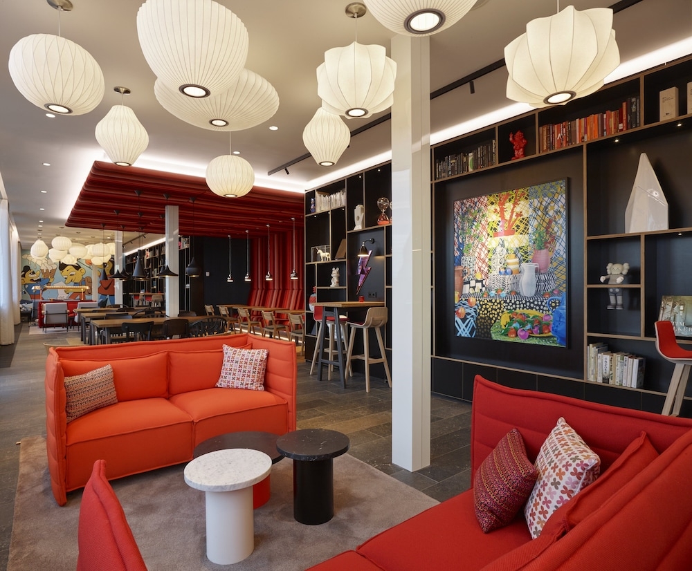 로비 좌석 공간