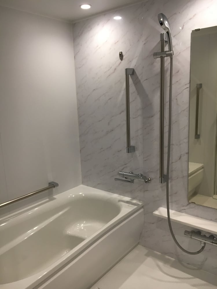 장애인 지원 욕실